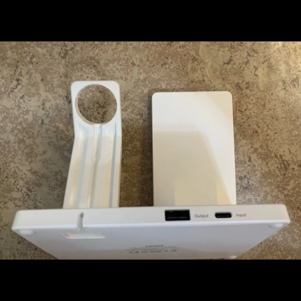 “Cosoos” White 3 in 1 Wireless Charging Station.